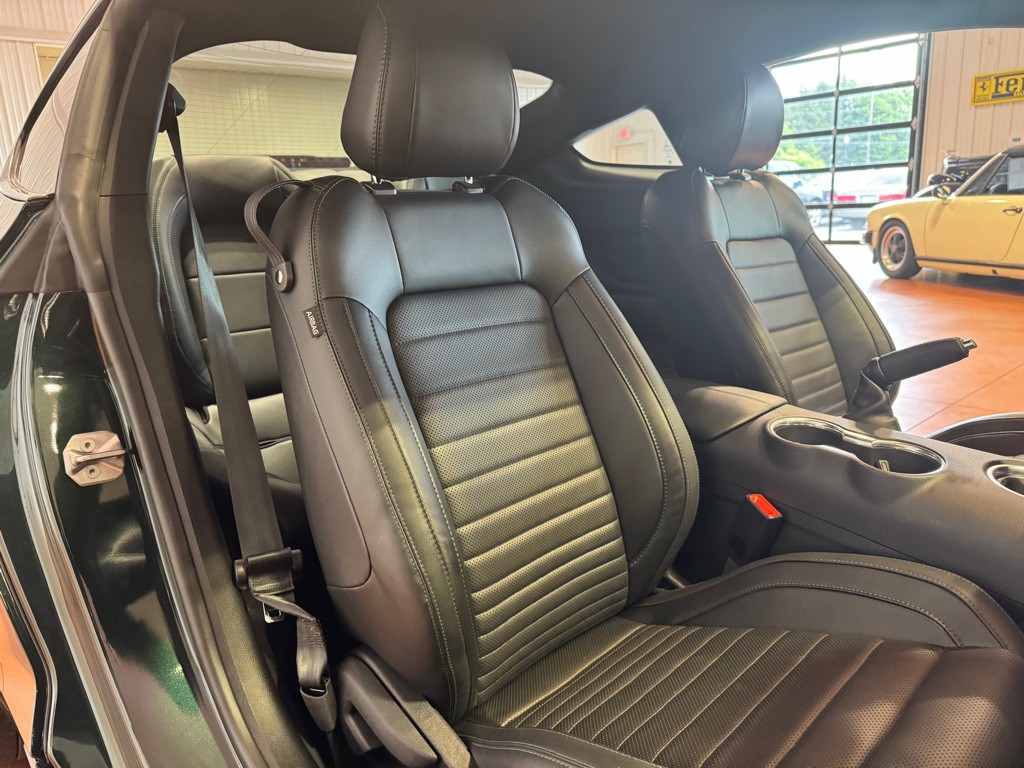 2019 Ford Mustang Image 23