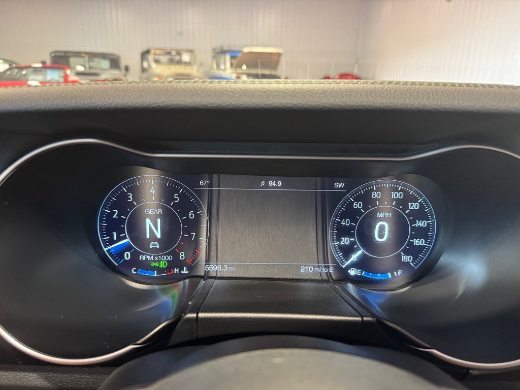 2019 Ford Mustang Image 32