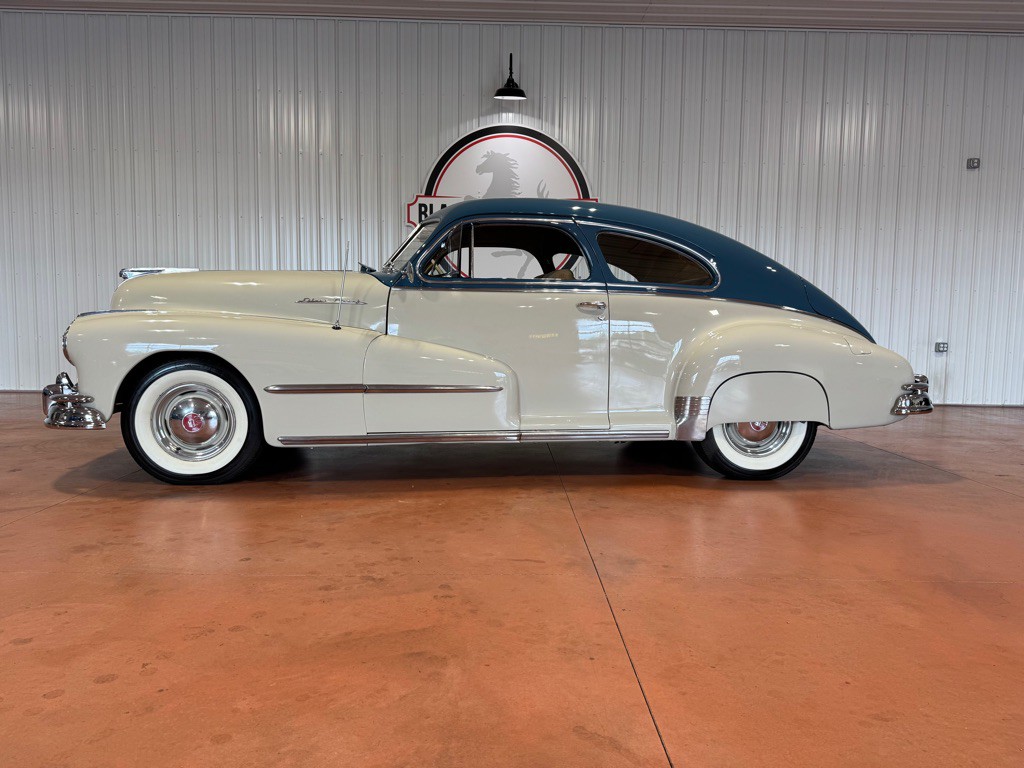 1948 Pontiac Silver Streak Image 2