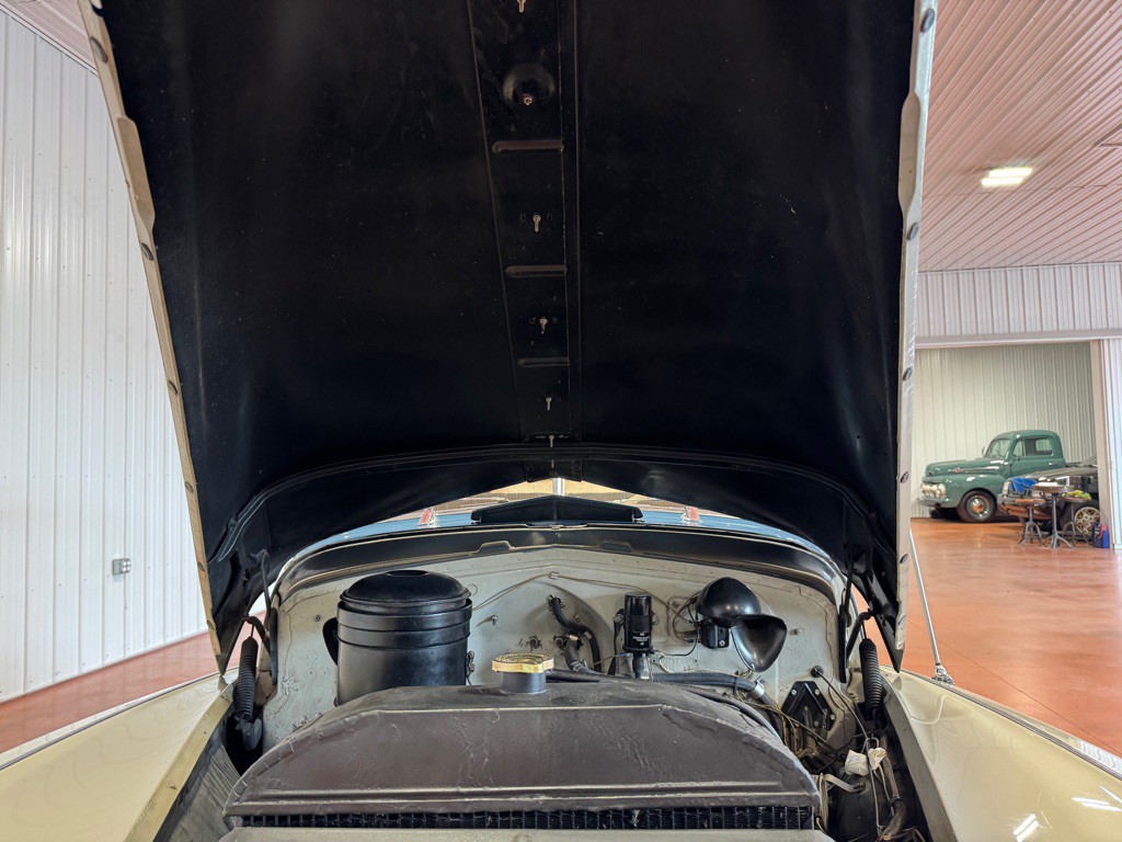 1948 Pontiac Silver Streak Image 32