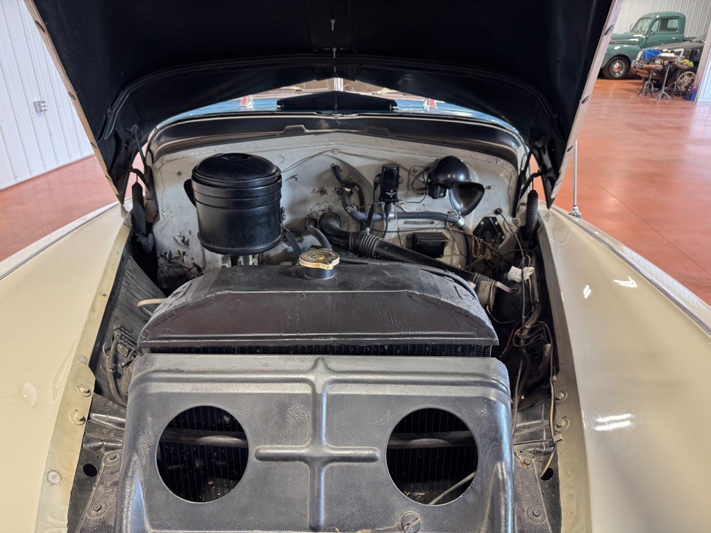1948 Pontiac Silver Streak Image 33