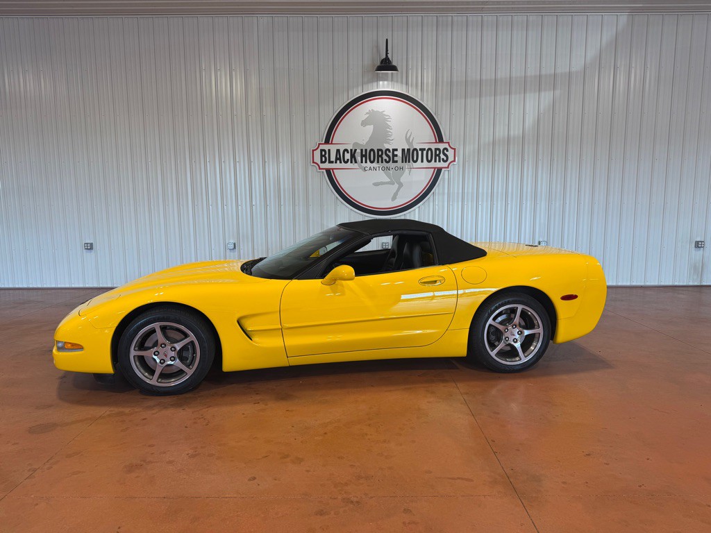 2004 Chevrolet Corvette Image 2