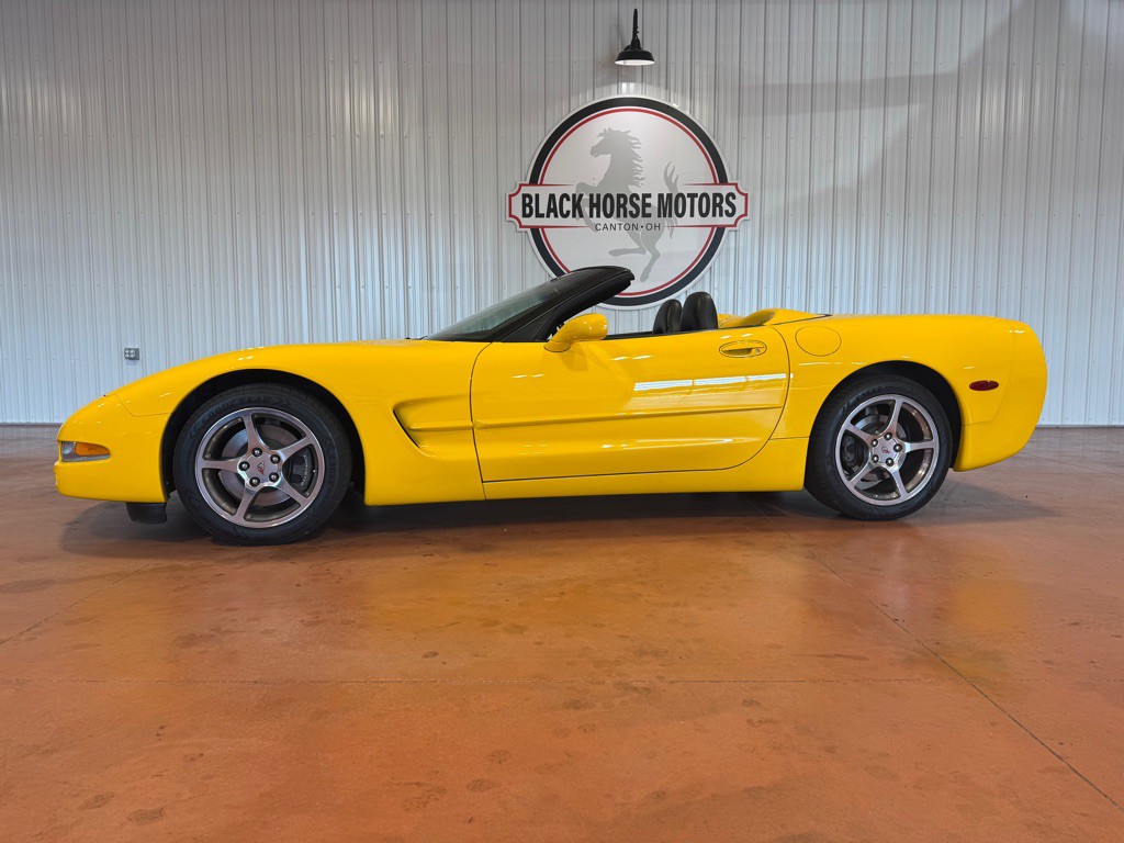 2004 Chevrolet Corvette Image 3