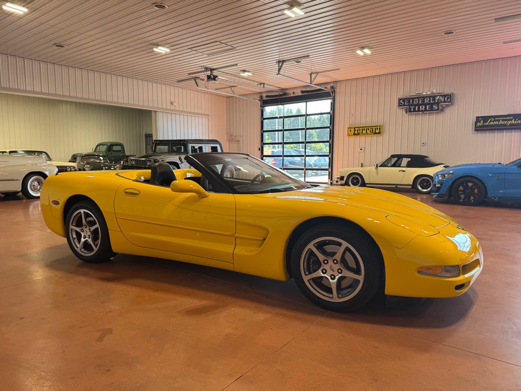 2004 Chevrolet Corvette Image 9