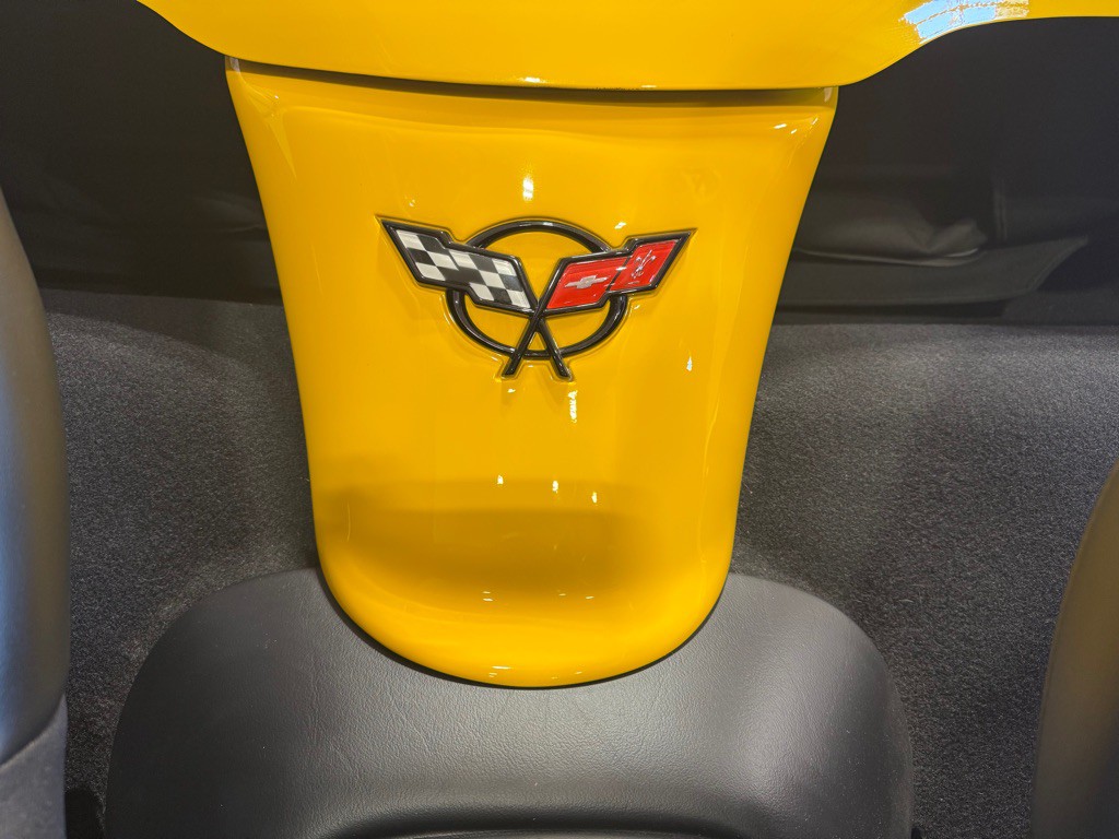 2004 Chevrolet Corvette Image 24