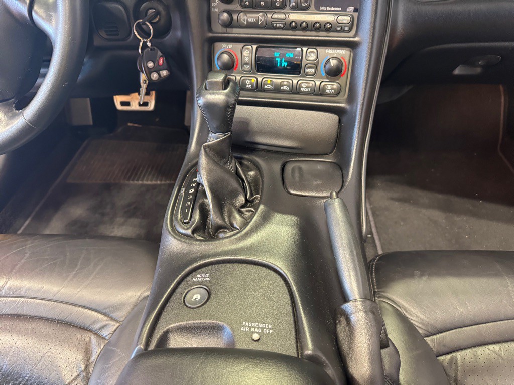2004 Chevrolet Corvette Image 27