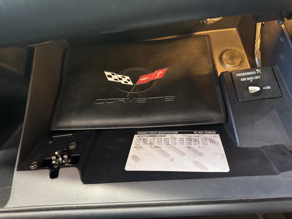 2004 Chevrolet Corvette Image 30