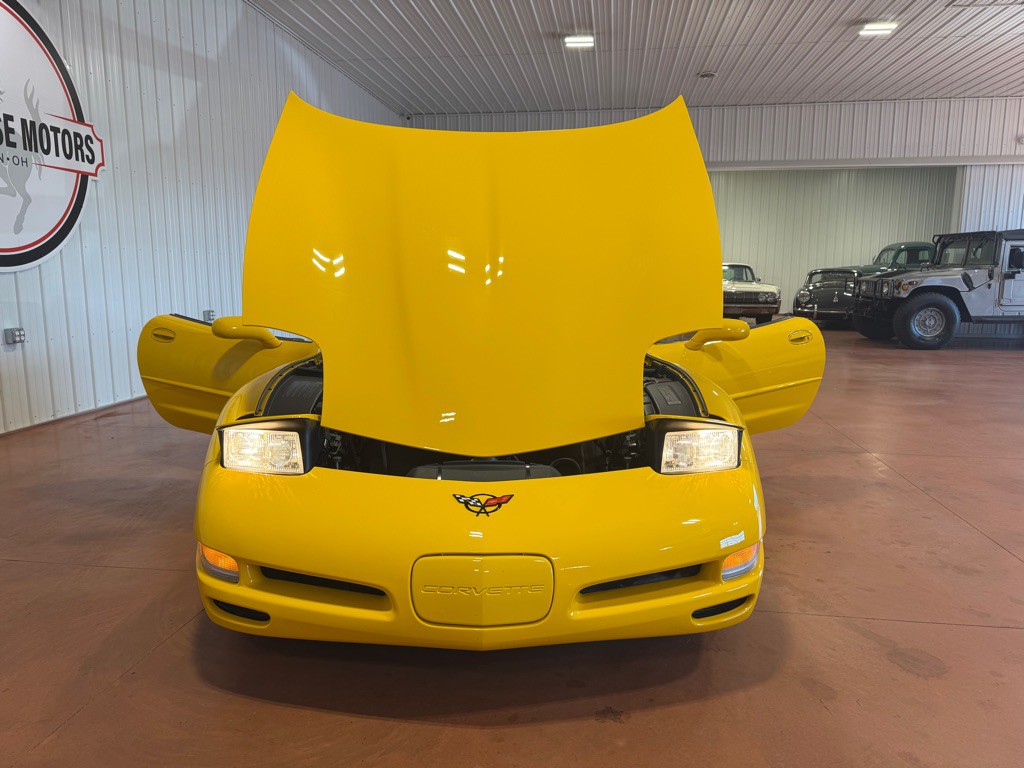 2004 Chevrolet Corvette Image 34