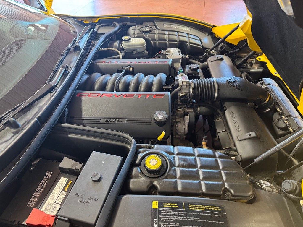 2004 Chevrolet Corvette Image 36