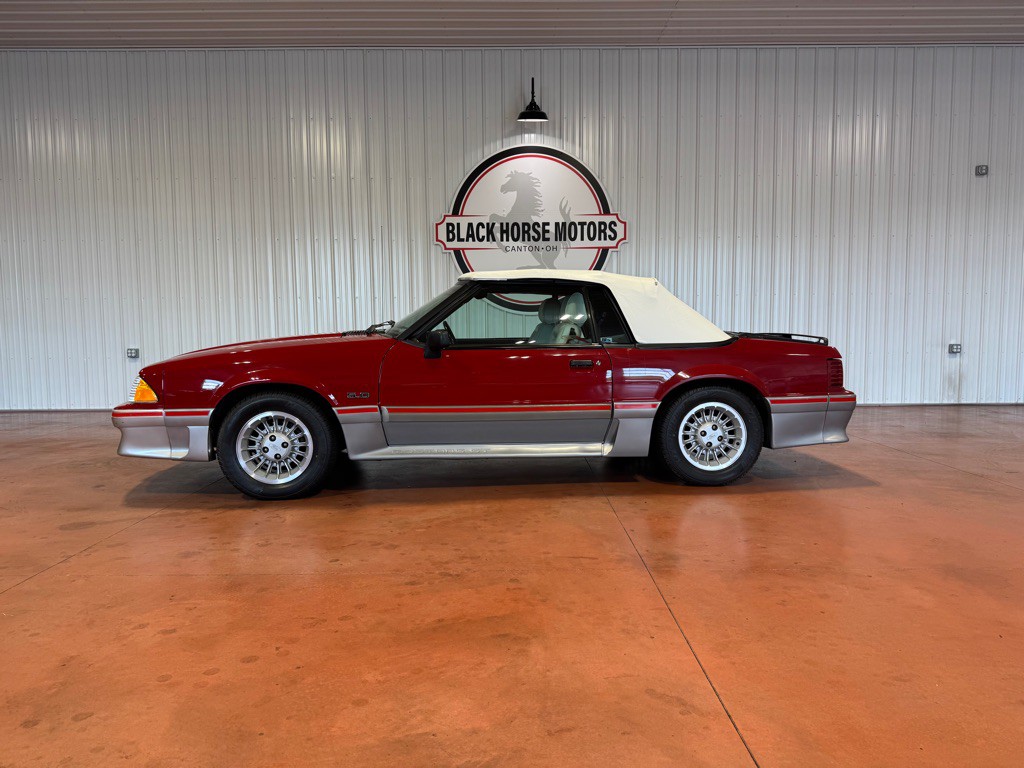 1988 Ford Mustang Image 2