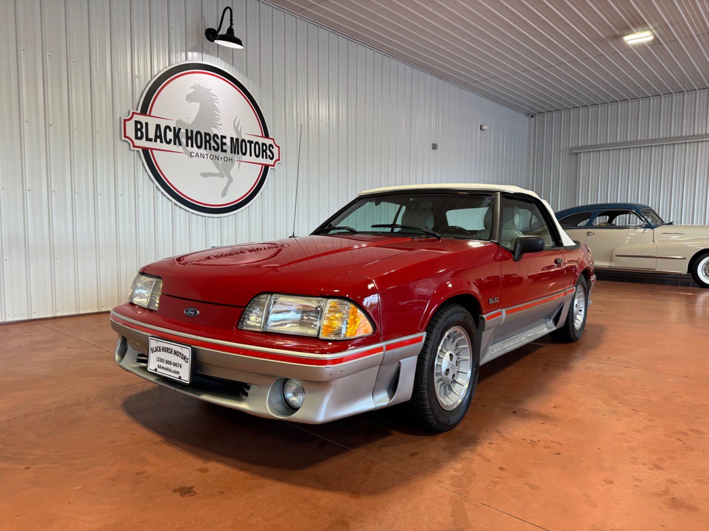 1988 Ford Mustang Image 4
