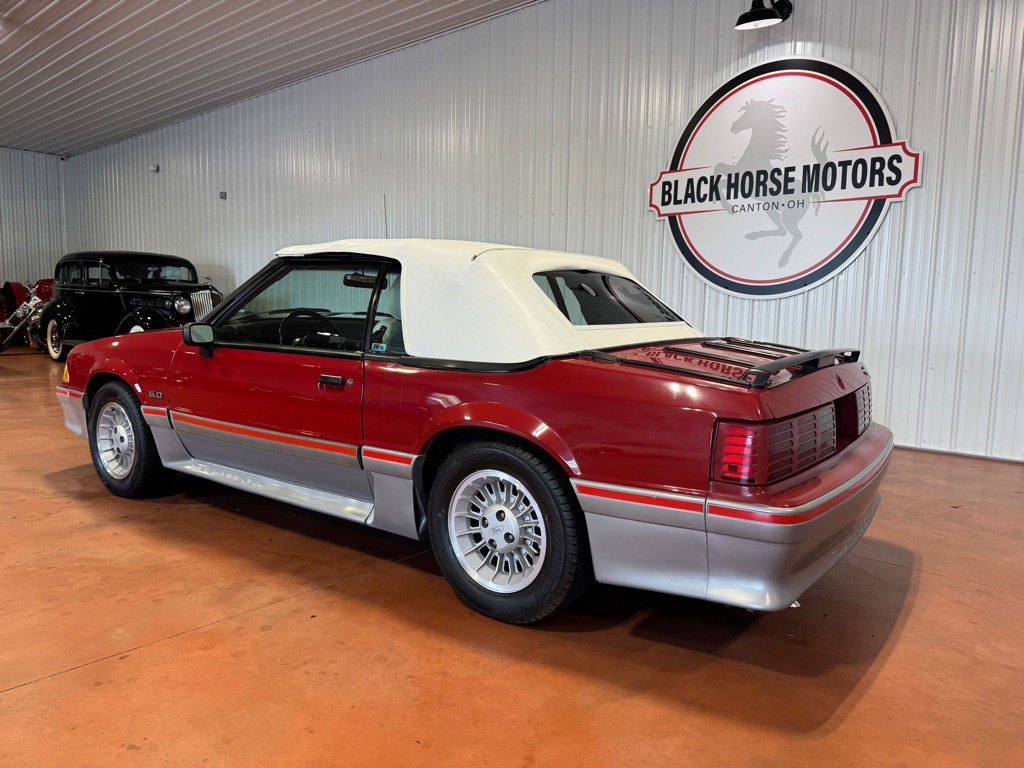 1988 Ford Mustang Image 10
