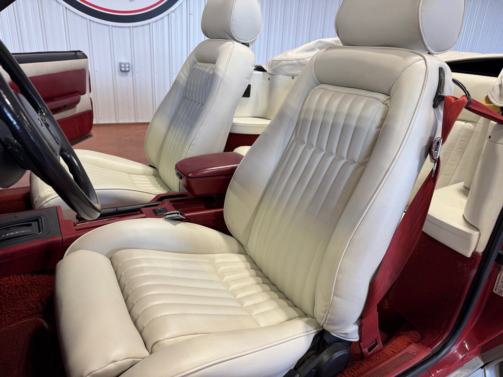 1988 Ford Mustang Image 18