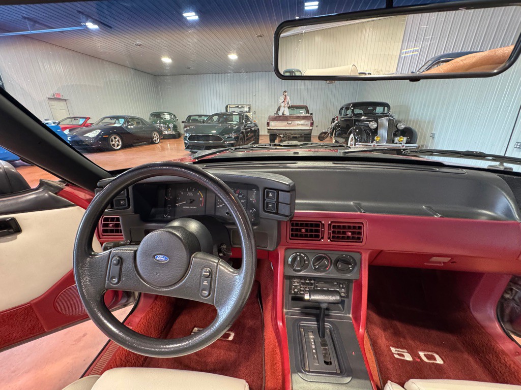 1988 Ford Mustang Image 26