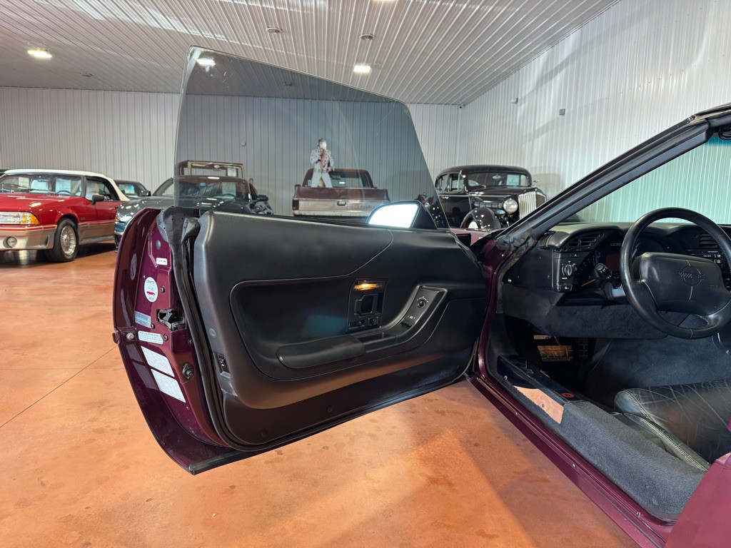 1995 Chevrolet Corvette Image 12
