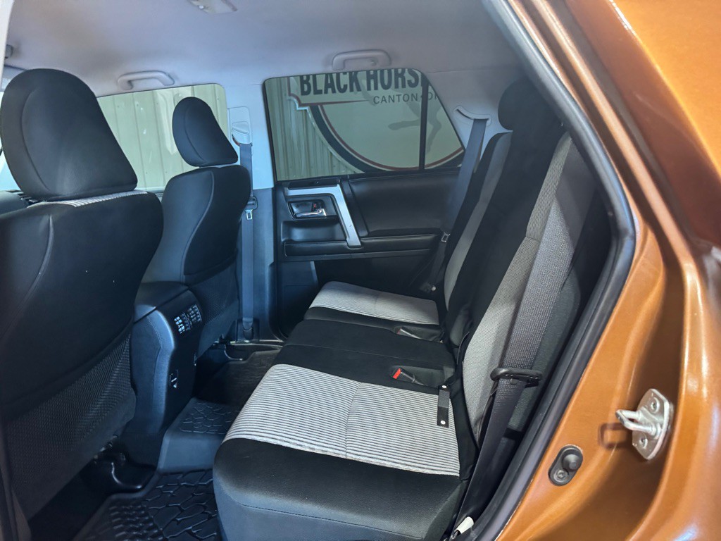 2016 Toyota 4Runner Image 17