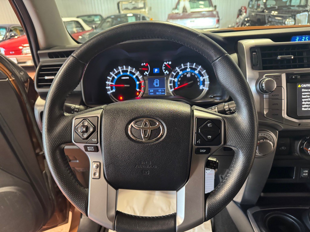 2016 Toyota 4Runner Image 25