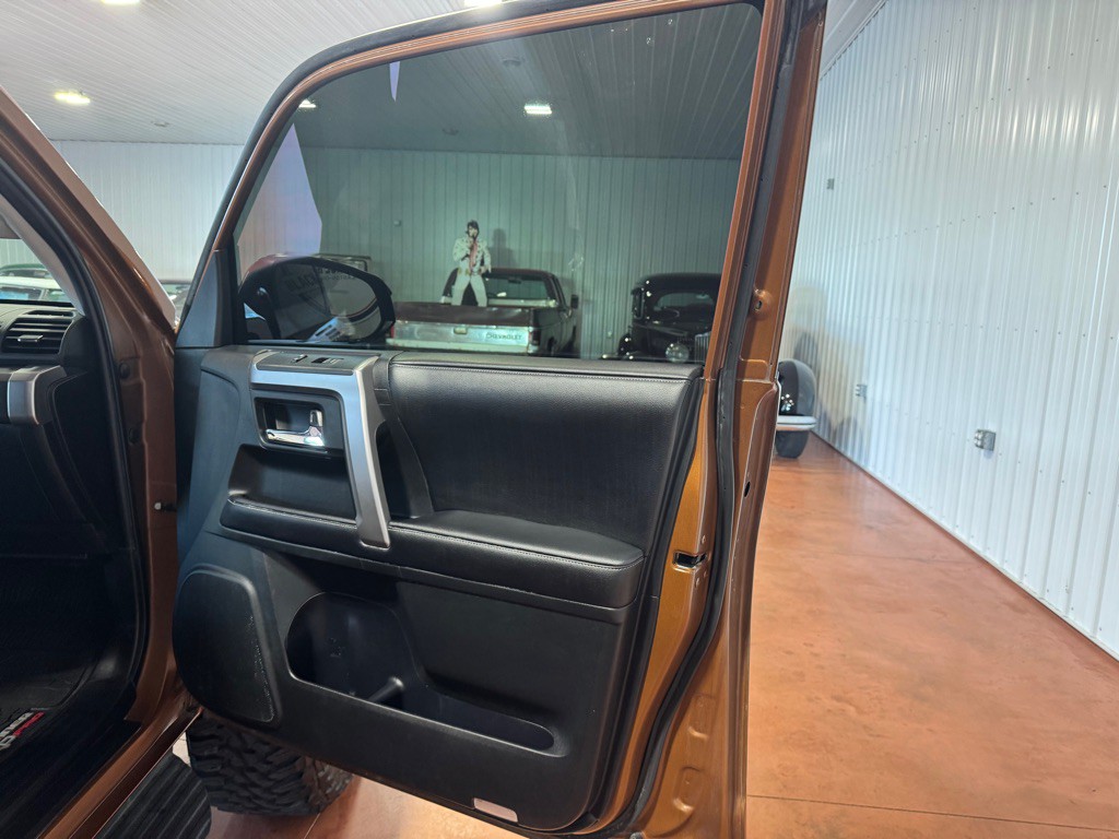 2016 Toyota 4Runner Image 19