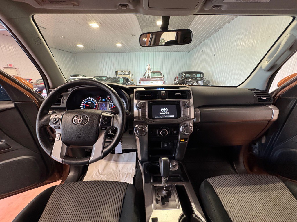 2016 Toyota 4Runner Image 24