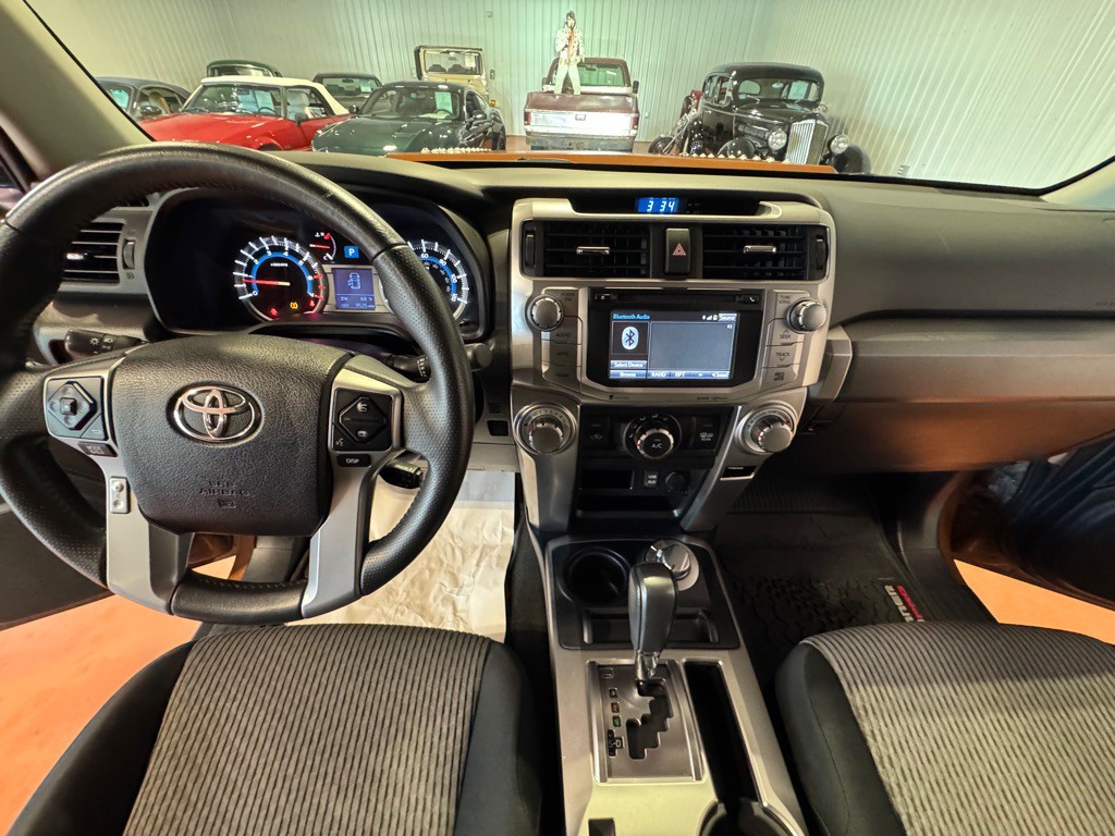 2016 Toyota 4Runner Image 25