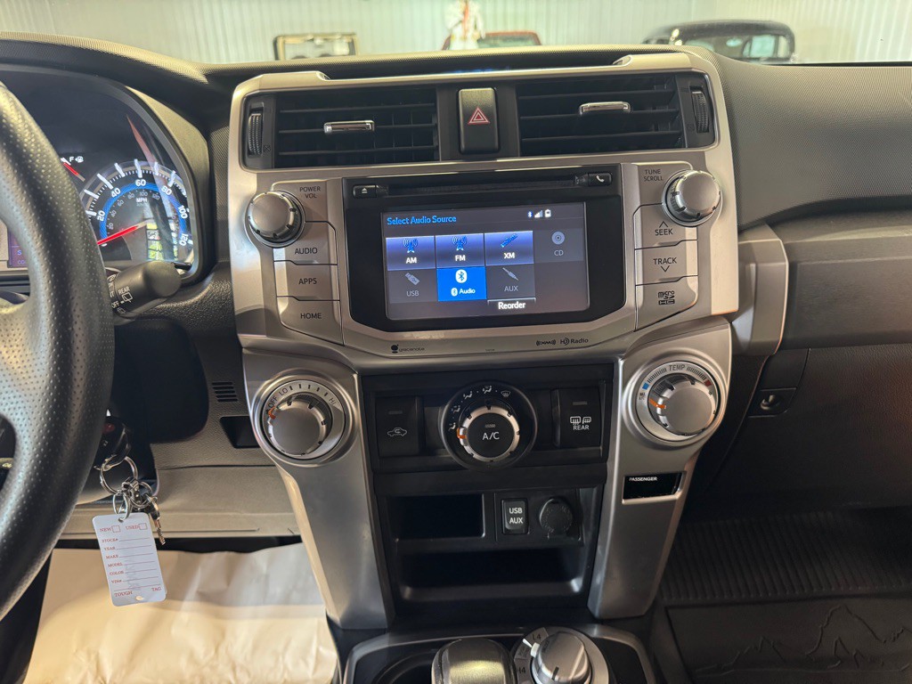 2016 Toyota 4Runner Image 27