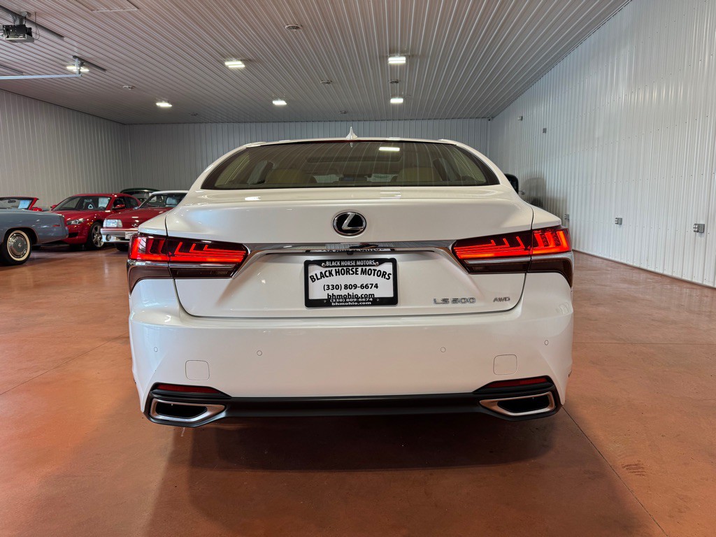 2018 Lexus LS Image 9