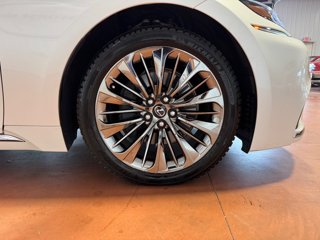 2018 Lexus LS Image 15
