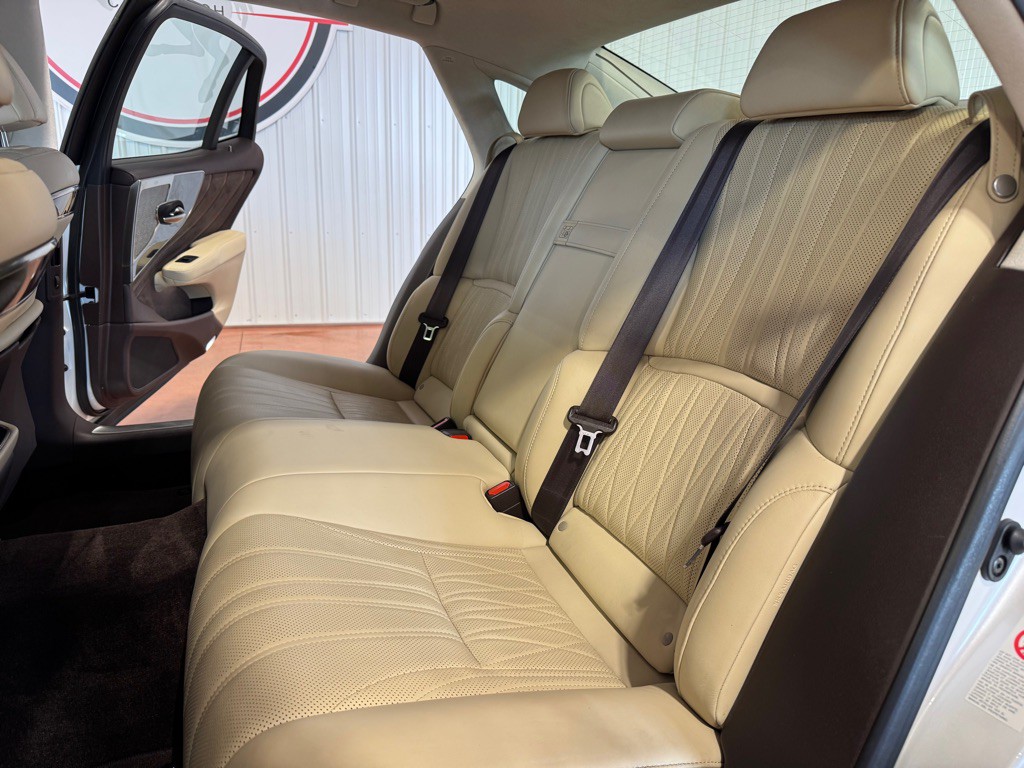 2018 Lexus LS Image 24