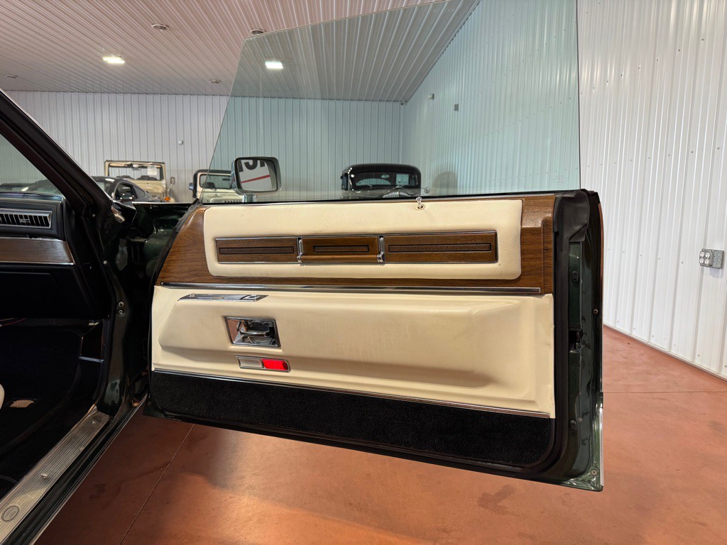 1975 Cadillac DeVille Image 19