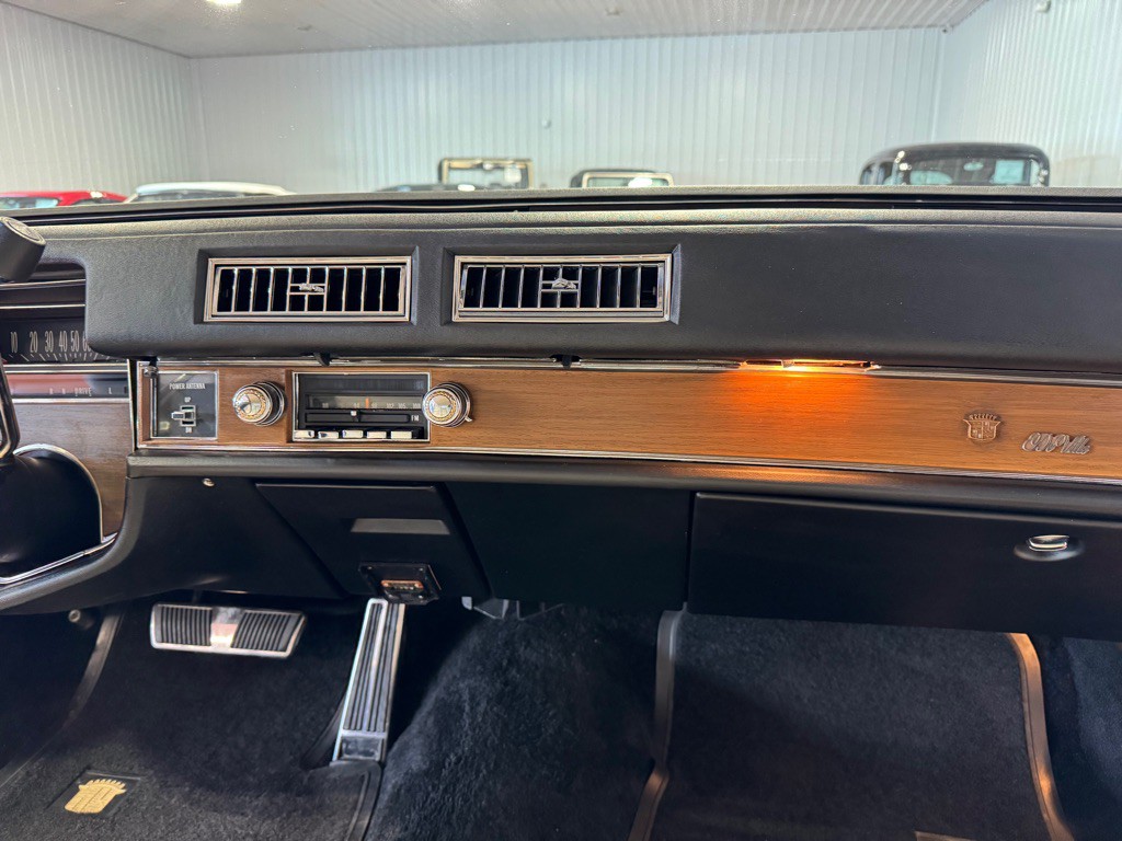 1975 Cadillac DeVille Image 29