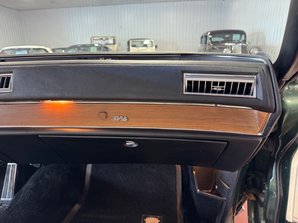 1975 Cadillac DeVille Image 30