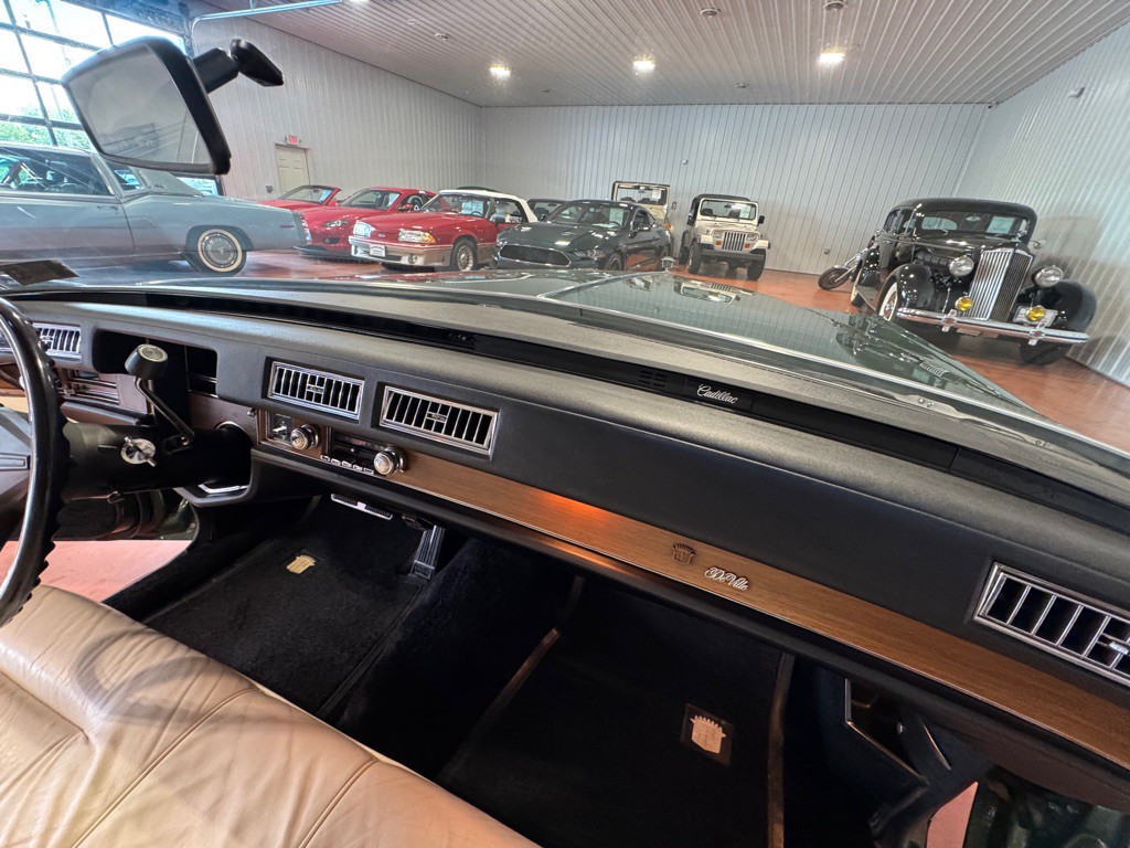 1975 Cadillac DeVille Image 32