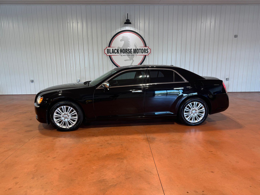 2014 Chrysler 300 Image 1
