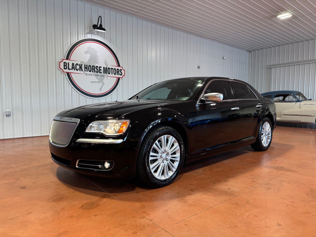 2014 Chrysler 300 Image 3