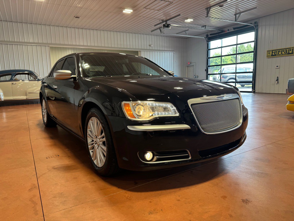 2014 Chrysler 300 Image 6