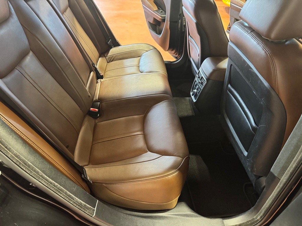 2014 Chrysler 300 Image 26