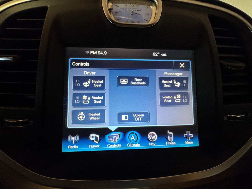 2014 Chrysler 300 Image 31