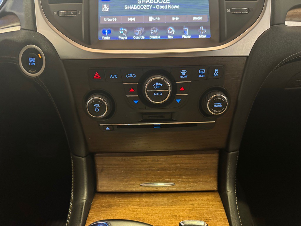 2014 Chrysler 300 Image 33
