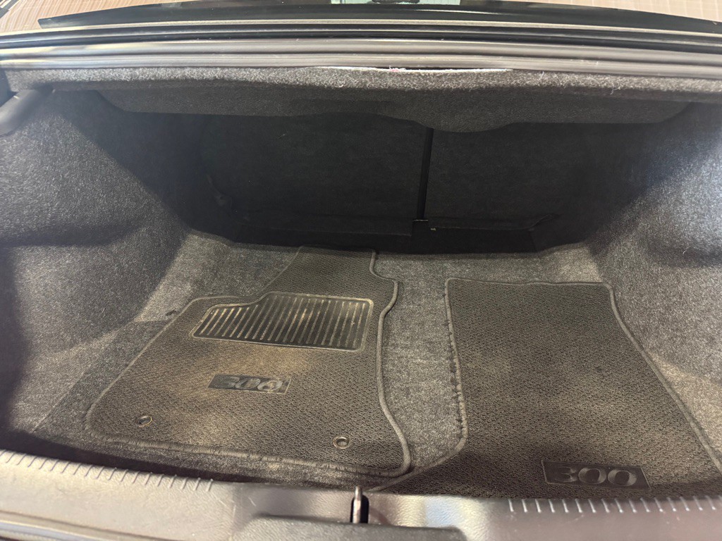 2014 Chrysler 300 Image 41