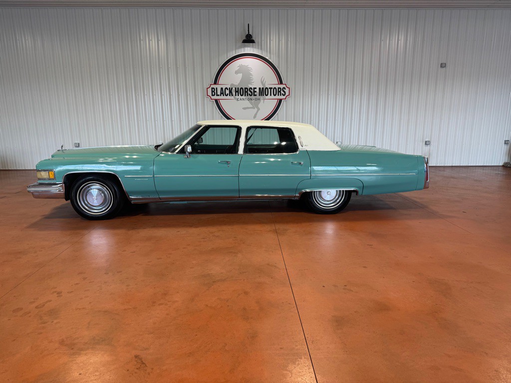 1976 Cadillac Fleetwood Image 1