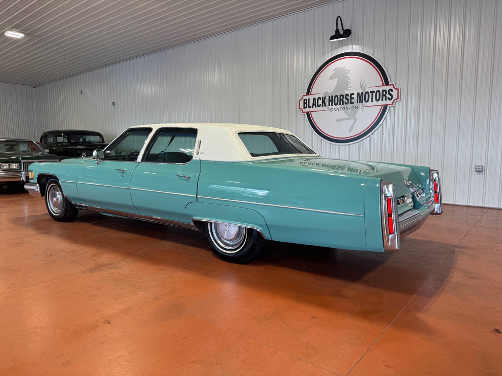 1976 Cadillac Fleetwood Image 9