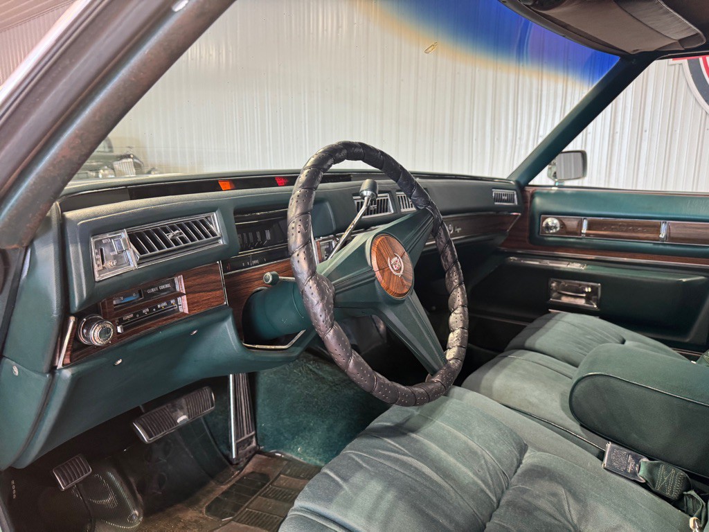 1976 Cadillac Fleetwood Image 15
