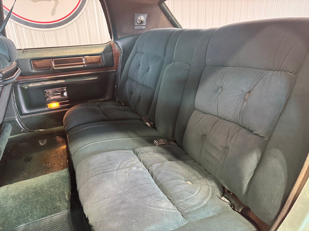 1976 Cadillac Fleetwood Image 18