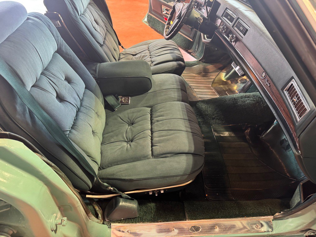 1976 Cadillac Fleetwood Image 20