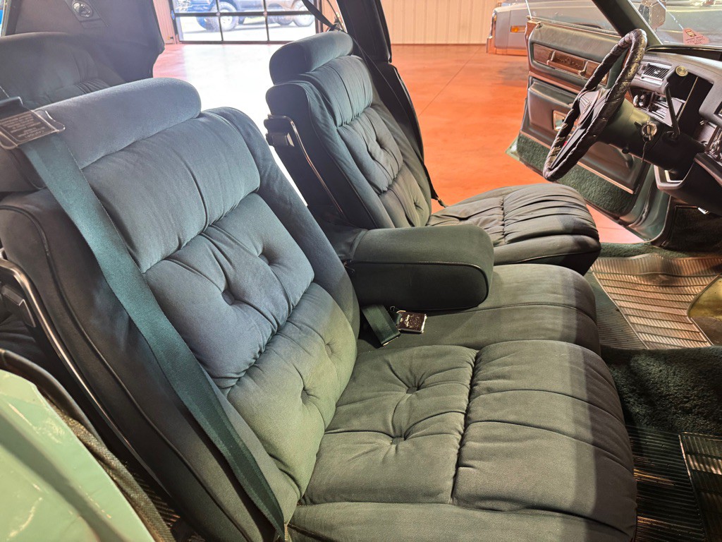 1976 Cadillac Fleetwood Image 21