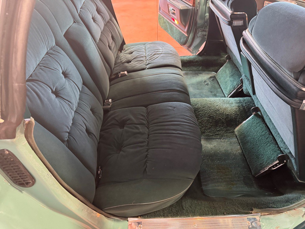 1976 Cadillac Fleetwood Image 23