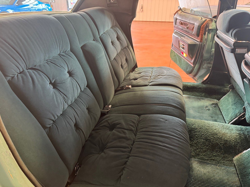 1976 Cadillac Fleetwood Image 24