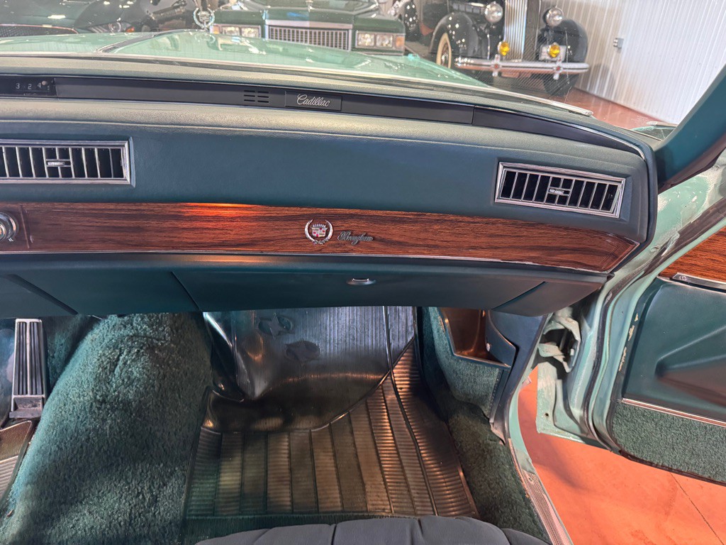 1976 Cadillac Fleetwood Image 27