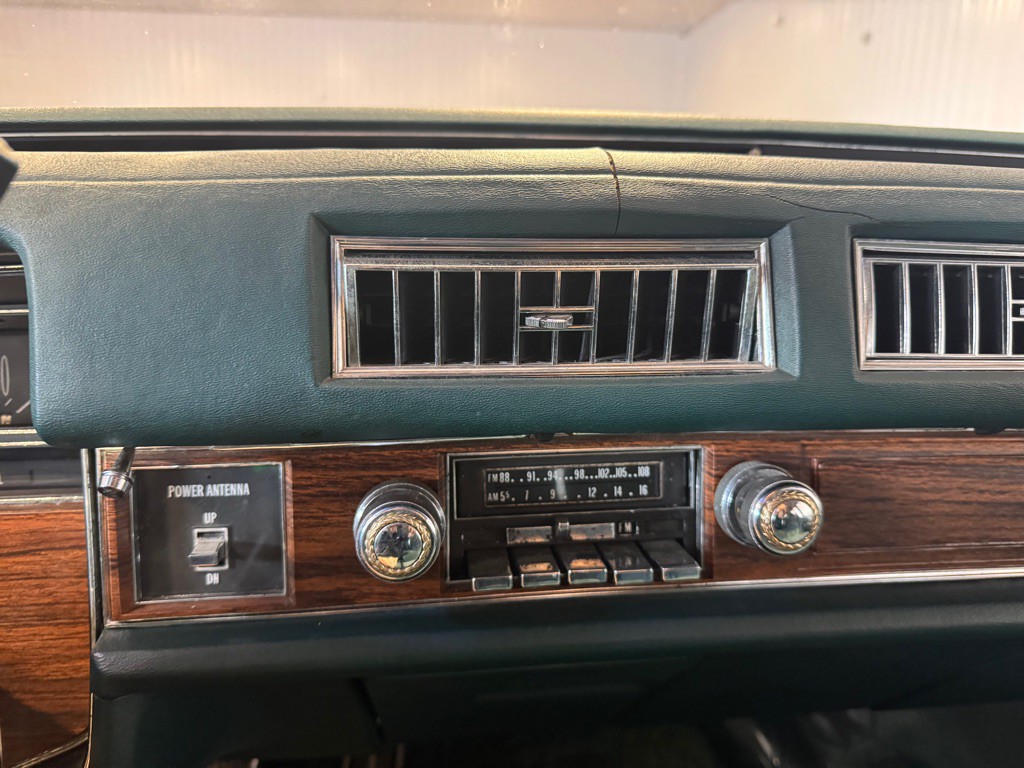 1976 Cadillac Fleetwood Image 30