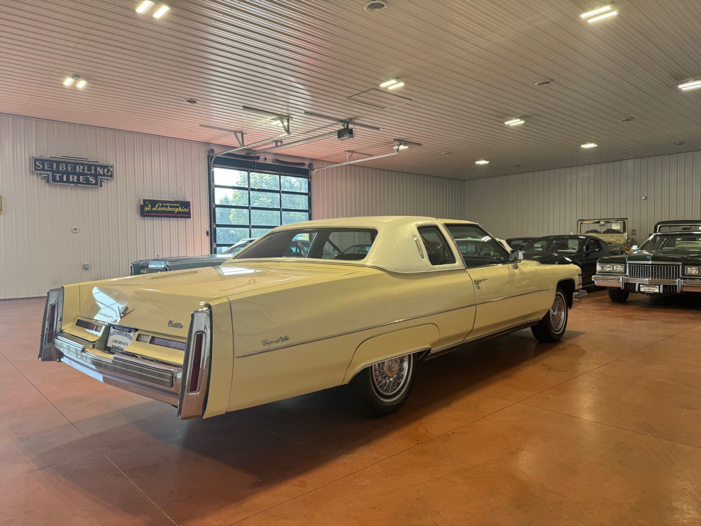 1976 Cadillac DeVille Image 8